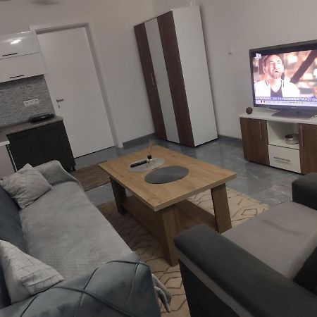 Apartmán Neer Zivinice Exteriér fotografie