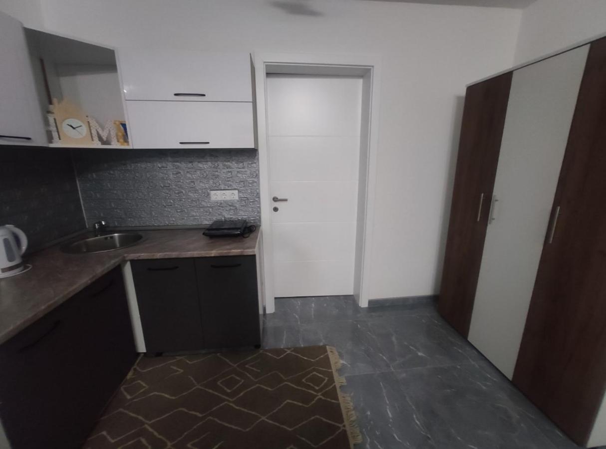 Apartmán Neer Zivinice Exteriér fotografie