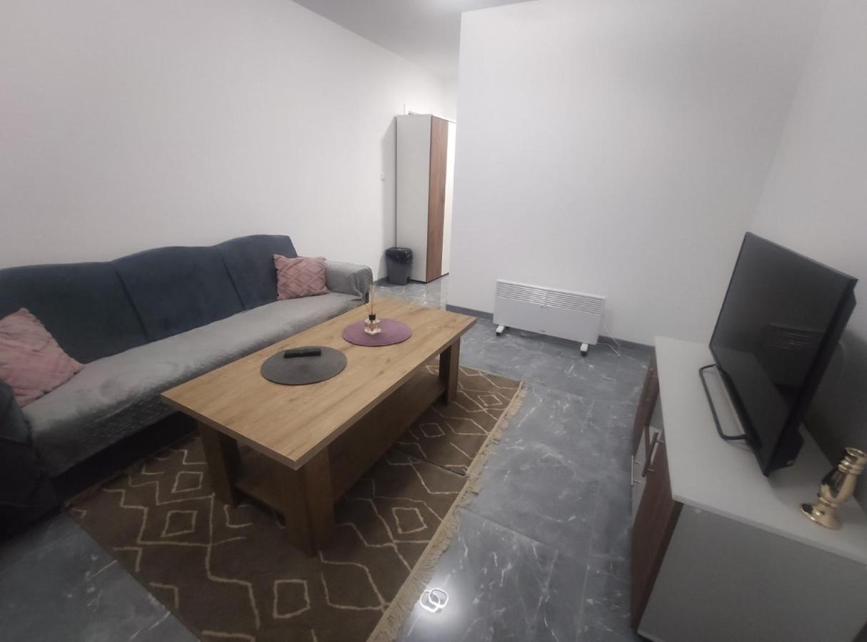 Apartmán Neer Zivinice Exteriér fotografie
